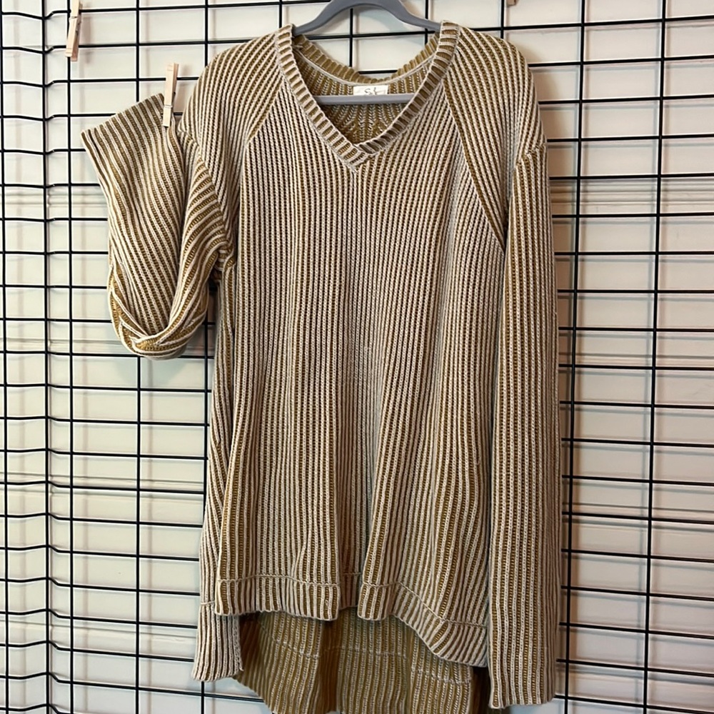Knit sweater, size 3